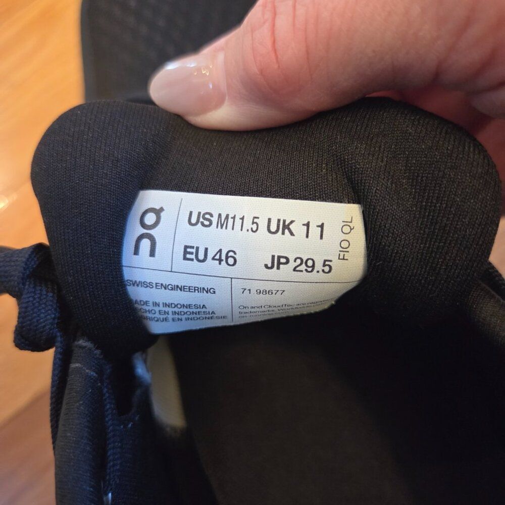 On Cloudflyer Mens Running Shoes *Different Sizes Left Size 12.5 Right Size 11.5 - Picture 12 of 14
